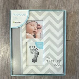 Pearhead Babybook in Grey brand new in box
